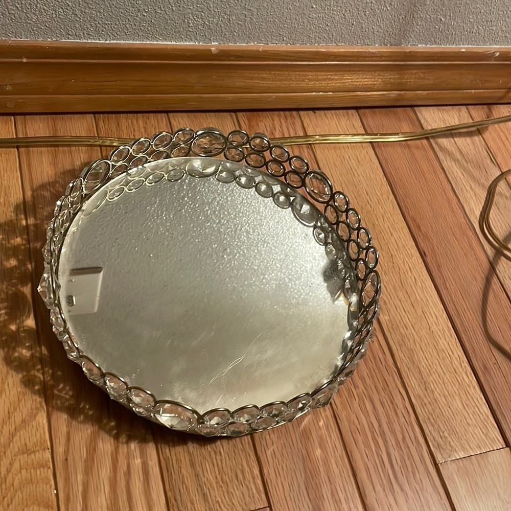 Mirrored decor 🍿